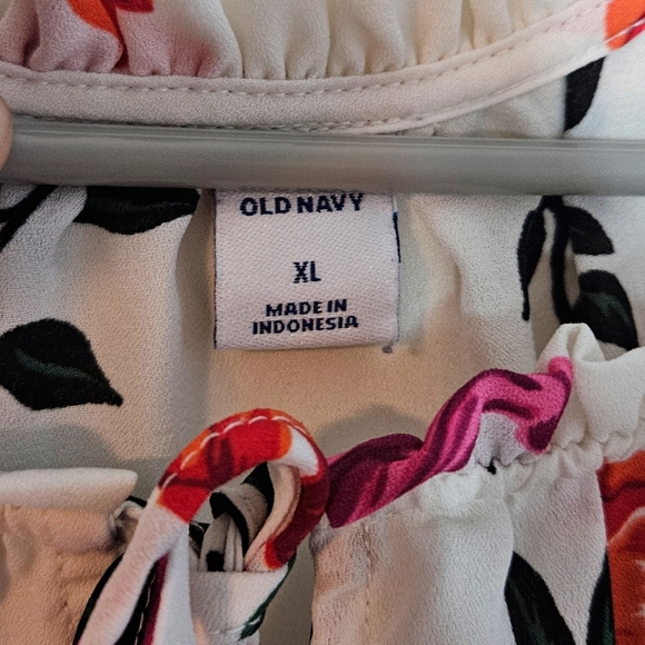 ☘️3/$15☘️ Old Navy - Floral Print Peplum Blouse - Picture 6 of 8
